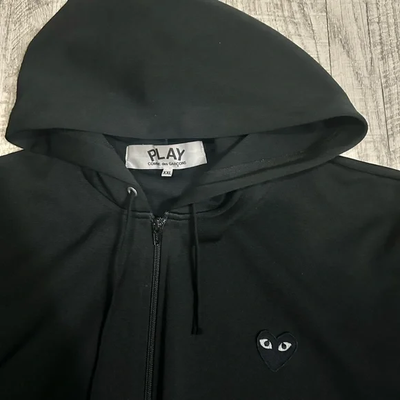 comme des garcons play 'black'
